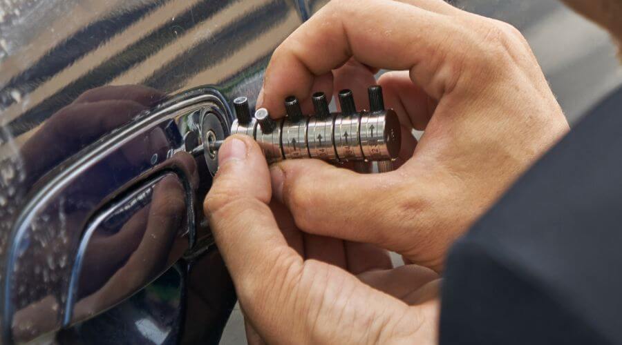 Professional New roof installation in Metz, MO